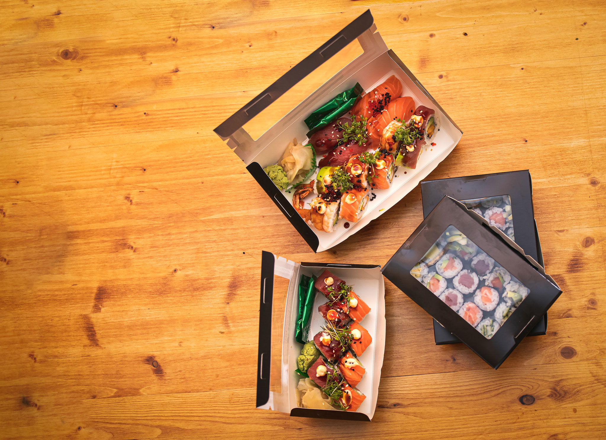 Bio Sushi-Box 7 "Black Edition" 215 x 135 x 50mm mit Sichtfenster (240 Stück/Karton)